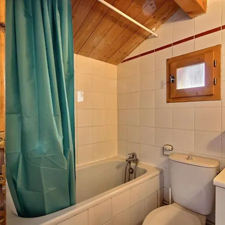 Chalet Spacieux Sur Les Pistes Avec Cheminee Et Wifi - Fr-1-455-242 *