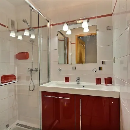 Spacieux Sur Les Pistes Avec Cheminee Et Wifi - Fr-1-455-242 Chalet